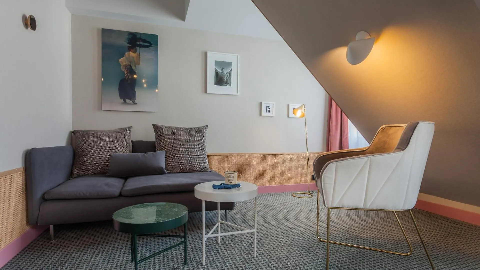 Handsome Hotel Paris